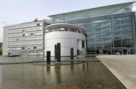 Plainte contre Pradaxa : le laboratoire et l'ANSM se défendent