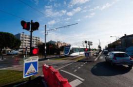 La pollution aux nanoparticules plus intense aux feux rouges 