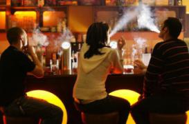 Une personne sur dix fume encore après un cancer