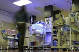 Les bébés prématurés exposés à de dangereux produits plastiques 