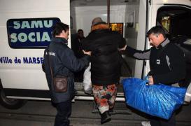 Triangle jaune : le badge santé des SDF fait polémique à Marseille