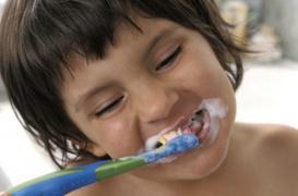Les dentistes recommandent 2 brossages par jour