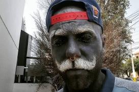 Un Russe tatoué sur 90% du corps, se fait enlever le pénis et les tétons