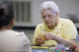 Alzheimer : un test sanguin pour identifier les personnes à risque