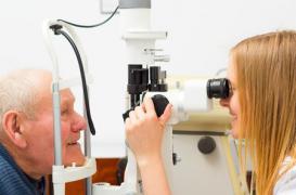 Glaucome : un implant « révolutionnaire » pour traiter sans chirurgie