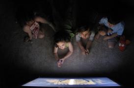 TV dans la chambre : des risques multiples pour les enfants