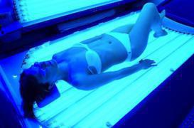 Cancers de la peau : les cabines de bronzage sur le grill