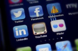 Les réseaux sociaux plombent la confiance envers le médecin