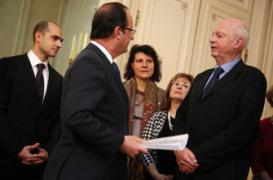 Fin de vie  : dix ans de débats pour aménager la loi Leonetti