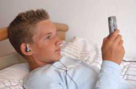 Ados : les nuits sont plus courtes chez les accros de l’ordinateur