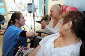 Cancer : la prise en charge française est parmi les meilleures d’Europe