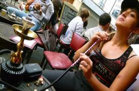 Chicha : une ville des Alpes-Maritimes l’interdit dans les lieux publics