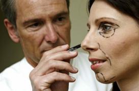 Du bon usage de la chirurgie esthétique : les réponses du Pr Armand Paranque