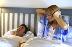 Ronflements, apnées, comment gérer ? Les réponses du Pr Patrick Levy 