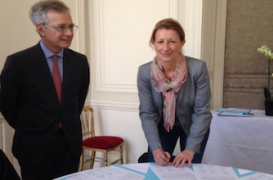 Caroline Raquin : le combat d'une sage-femme en colère 