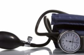 Hypertension : l'auto-mesure fait baisser la pression et les coûts 