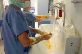 Infections nosocomiales : une puce surveille l’hygiène des soignants