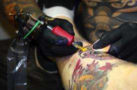 Tatouages : les médecins dénoncent l'absence d'information sur les produits