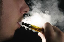 La e-cigarette ne permet pas aux malades cancéreux d'arrêter de fumer