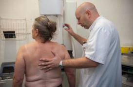 Cancer du sein : le dépistage organisé inutile après 70 ans
