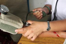 Risque cardiaque: une différence de tension entre les 2 bras est un signe