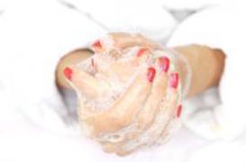 4 Français sur 10 ne se lavent pas les mains  avant de s'occuper d'un bébé 