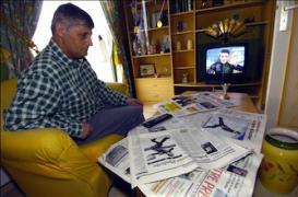 Près d'un Français sur deux regarde la télé en solitaire