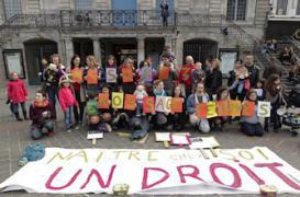 Le combat des sages-femmes pour l'accouchement à domicile 