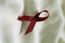 Sida : combiner médicaments et soutien psychologique réduit les risques