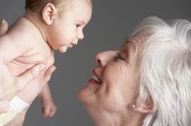 Canicule : chez les enfants et les seniors, quels signes doivent pousser à consulter ?