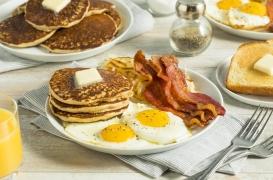 La bonne recette pour le coeur : un petit déjeuner consistant et un dîner frugal