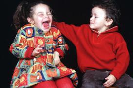 L’agressivité est innée chez tous les enfants   