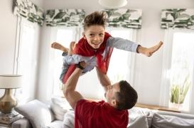 Danser avec un bébé favorise son développement affectif et social