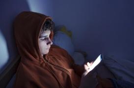 Réseaux sociaux, drogue : comment leurs addictions dégradent la santé mentale des jeunes