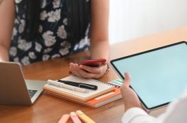 Les écrans sont-ils aussi nocifs pour les adultes ?