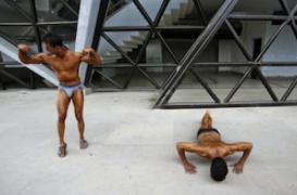 Un homme perd l'usage d'un oeil après sa séance de pompes