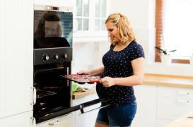 Grossesse : l'alimentation de la mère peut favoriser l'obésité de l'enfant