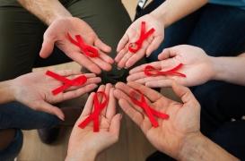 VIH : les patients vieillissent avec une santé précaire