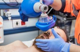 Covid-19 : les lésions pulmonaires pourraient être provoquées par les efforts que doivent fournir certains patients pour respirer