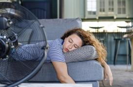 Pourquoi dort-on si mal quand il fait chaud ?
