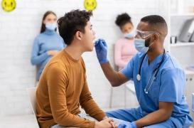 Le cri d'alarme du Pr Philippe Juvin pour l'utilisation immédiate des tests rapides