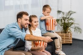 Les écrans contribuent aux mauvaises habitudes alimentaires des enfants