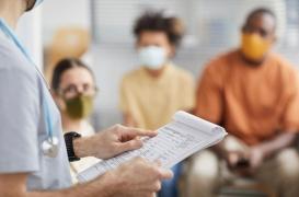 Vaccination obligatoire en entreprise : un sondage affirme que 52% des Français y seraient favorables