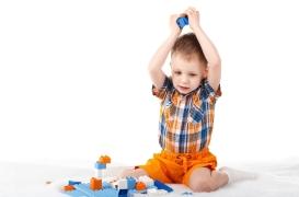 Un enfant qui ne s'intéresse pas à ses jouets : est-ce un signe d'autisme ?
