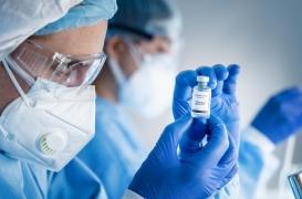 AstraZeneca : que va décider l'Agence européenne du médicament après de nouveaux cas de thrombose ?