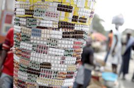 Contrefaçon de médicaments : du citoyen au crime organisé