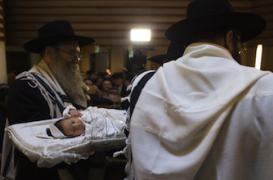  Le Conseil de l’Europe condamne la circoncision rituelle