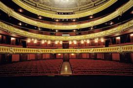 Episiotomie : une cantatrice victime de flatulences porte plainte 