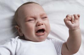 Bébé secoué : l'enfant garde des séquelles à long terme 