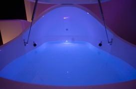 Isolation sensorielle : et si vous vous enfermiez dans une capsule d'eau salée ?